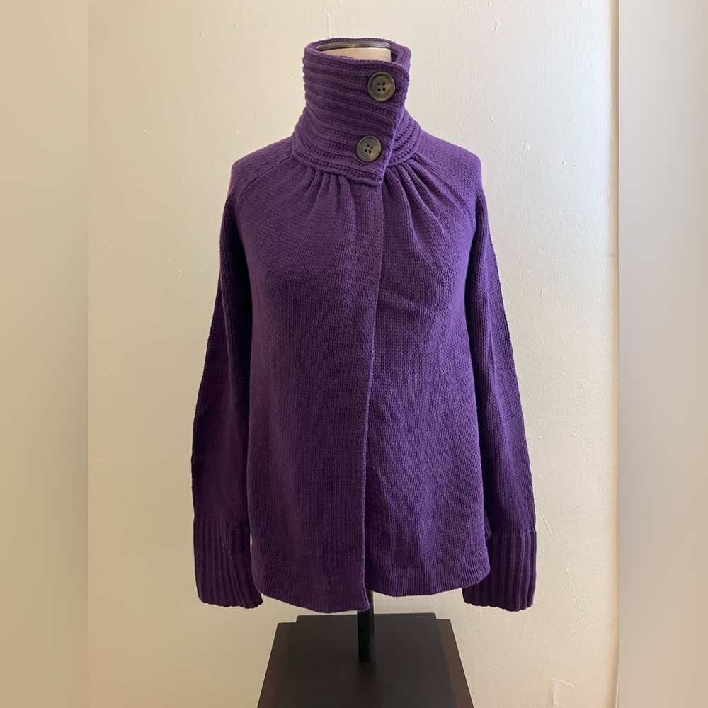 Old Navy Women's purple size medium sweater